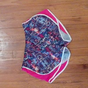 SOFFE Low Rise Running Shorts Size Small